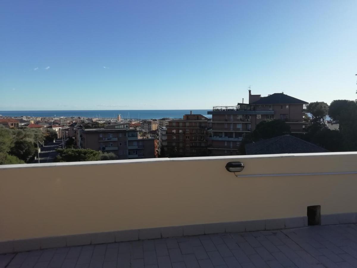דירות קיאברי Terrazza Sul Mare In Via Devoto מראה חיצוני תמונה